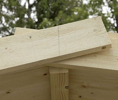 Bygge liten hytte: Vindskiene monteres enklest Bygge liten hytte: Vindskiene monteres enklest